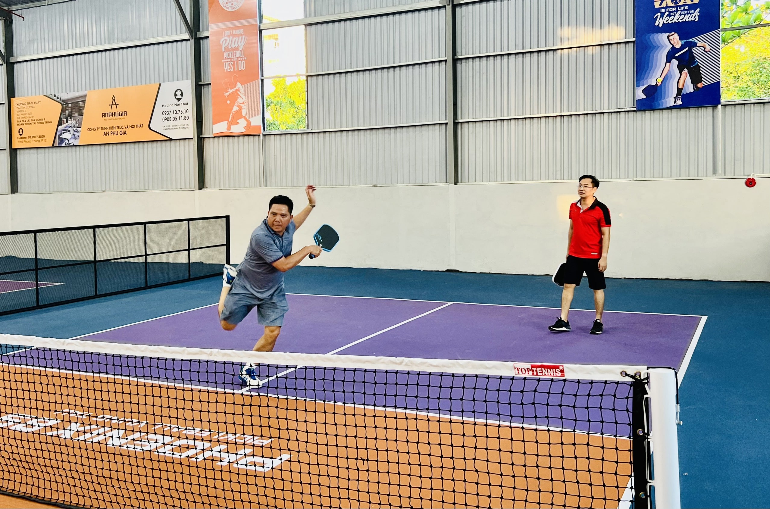 Đèn led sân tennis chiếu sáng nhà thể thao