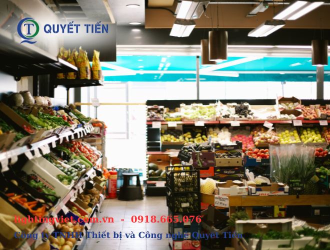 Đèn LED âm trần chiếu rọi quầy sản phẩm