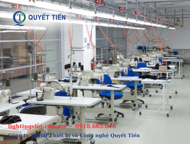 Đèn tuýp led nhà xưởng chiếu sáng nhà máy may